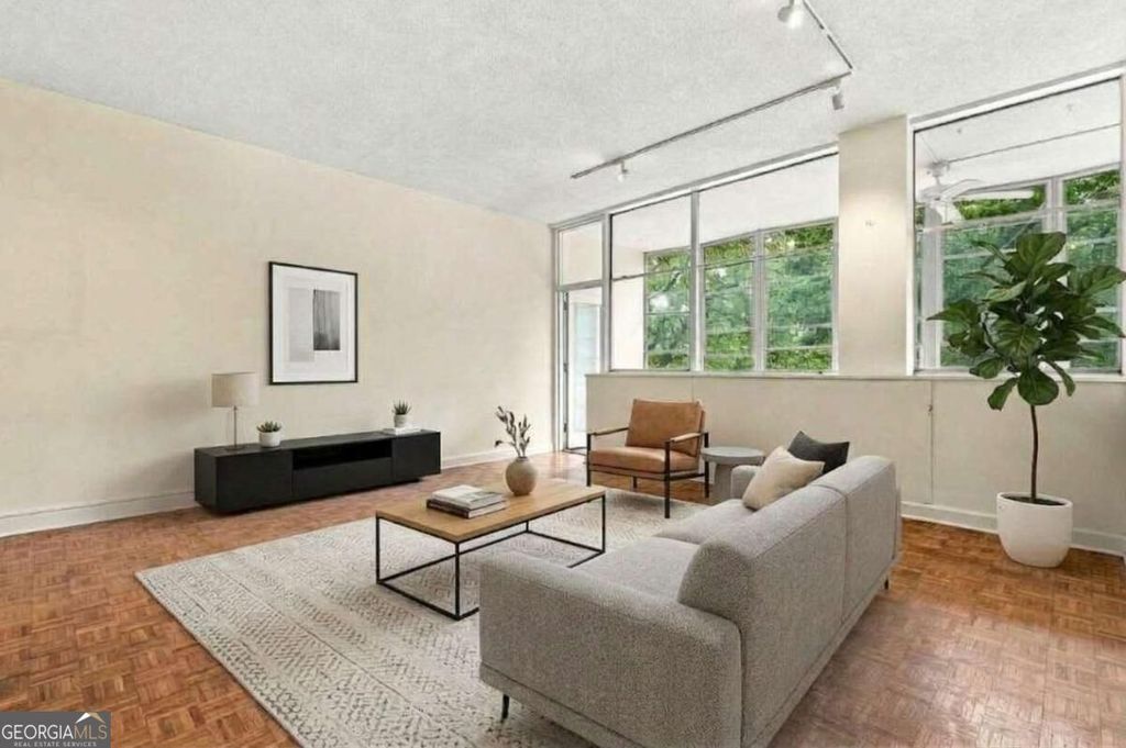 3060 Pharr Court North NW 207, Atlanta, GA 30305 — photo 3