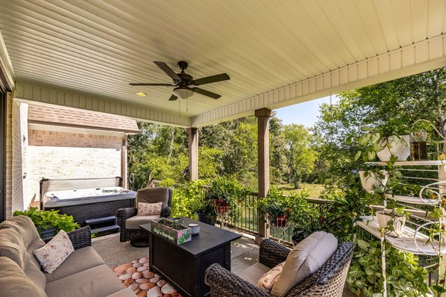 1221 Ben Forkum Dr, Lebanon, TN 37087