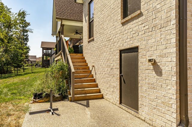 1221 Ben Forkum Dr, Lebanon, TN 37087