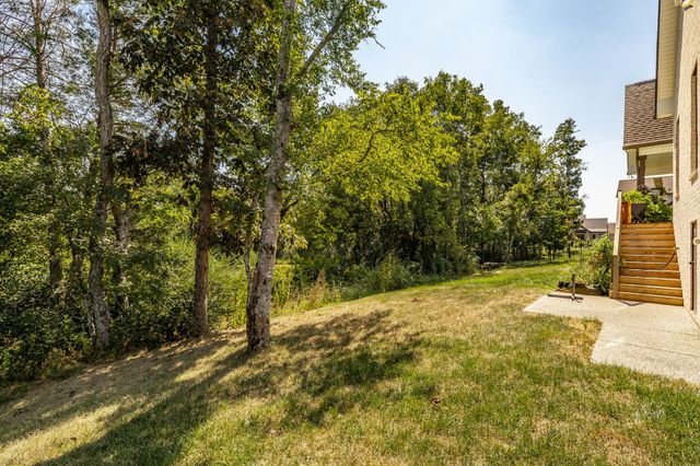 1221 Ben Forkum Dr, Lebanon, TN 37087