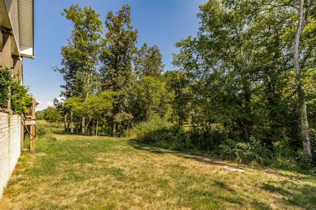 1221 Ben Forkum Dr, Lebanon, TN 37087
