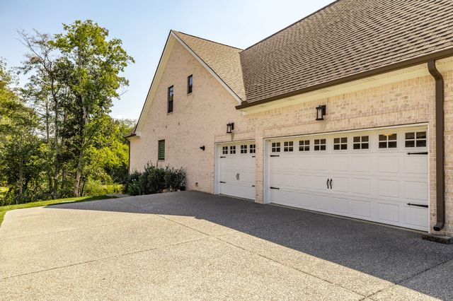 1221 Ben Forkum Dr, Lebanon, TN 37087
