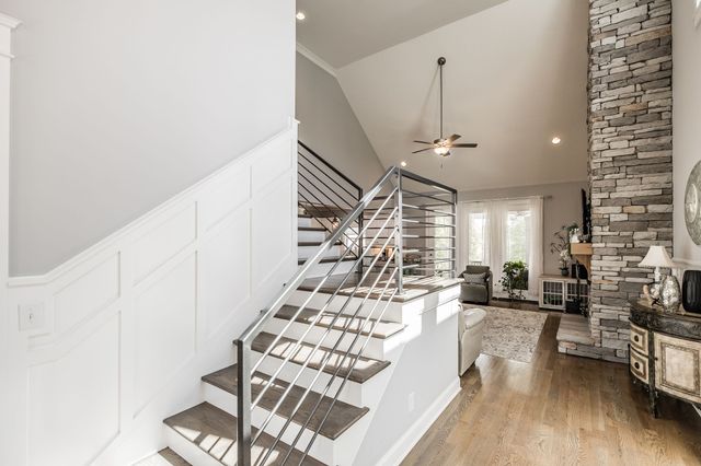1221 Ben Forkum Dr, Lebanon, TN 37087
