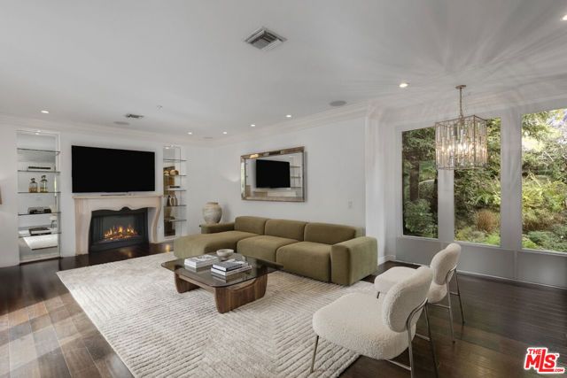 10023 Westwanda Drive, Beverly Hills, CA 90210