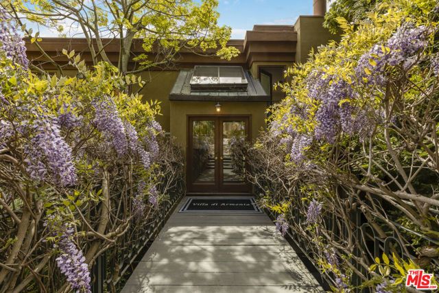 10023 Westwanda Drive, Beverly Hills, CA 90210