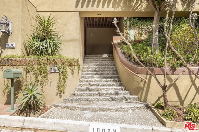 10023 Westwanda Drive, Beverly Hills, CA 90210