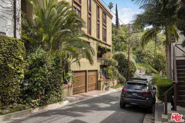 10023 Westwanda Drive, Beverly Hills, CA 90210