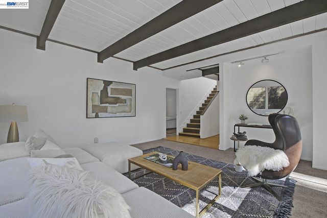 6956 Sayre Drive, Oakland, CA 94611