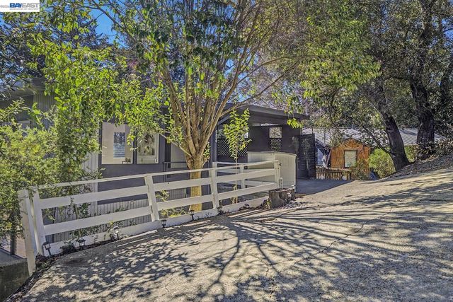 6956 Sayre Drive, Oakland, CA 94611