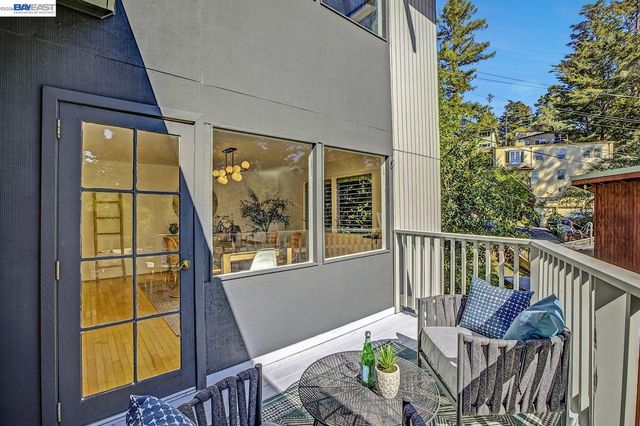 6956 Sayre Drive, Oakland, CA 94611