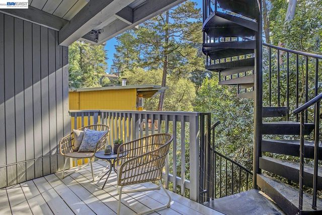 6956 Sayre Drive, Oakland, CA 94611