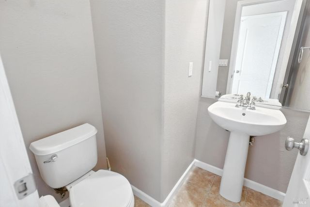 2438 Sheldon Dr, Fairfield, CA 94533