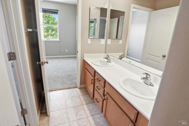 2438 Sheldon Dr, Fairfield, CA 94533