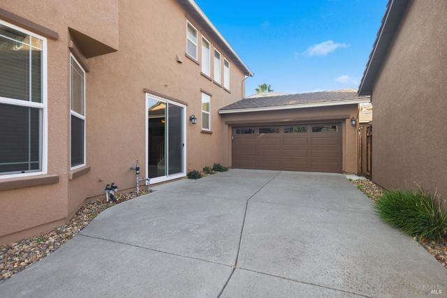 2438 Sheldon Dr, Fairfield, CA 94533