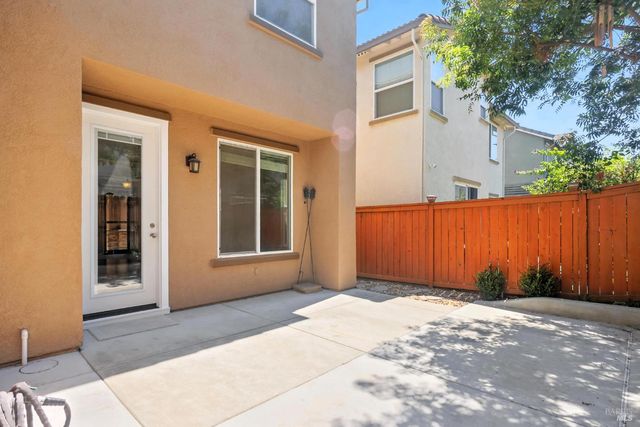 2438 Sheldon Dr, Fairfield, CA 94533