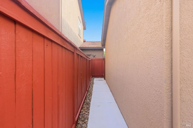 2438 Sheldon Dr, Fairfield, CA 94533