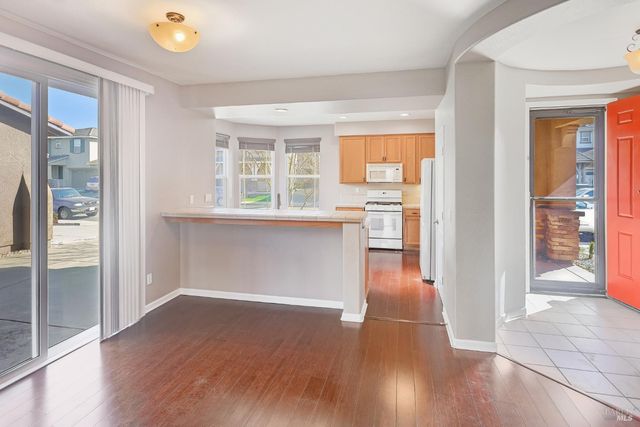 2438 Sheldon Dr, Fairfield, CA 94533