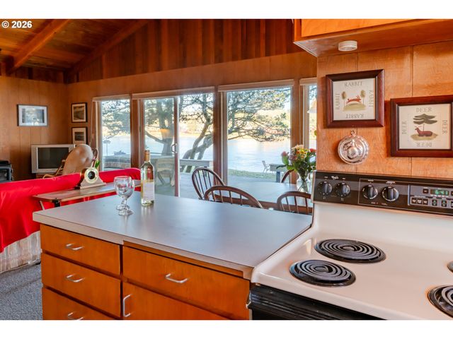 34685 NESTUCCA Blvd, Pacific City, OR 97135