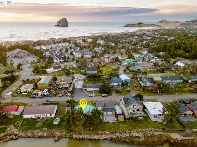 34685 NESTUCCA Blvd, Pacific City, OR 97135