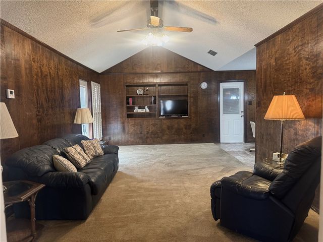 230 Terlingua Dr, Portland, TX 78374
