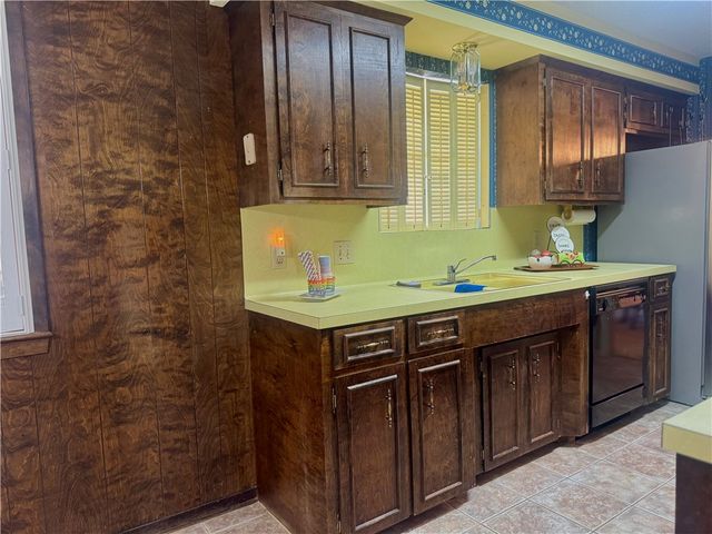 230 Terlingua Dr, Portland, TX 78374