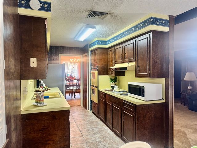 230 Terlingua Dr, Portland, TX 78374