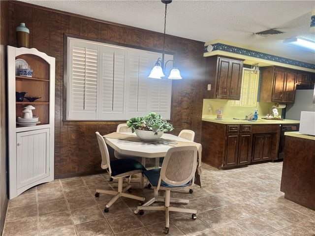 230 Terlingua Dr, Portland, TX 78374