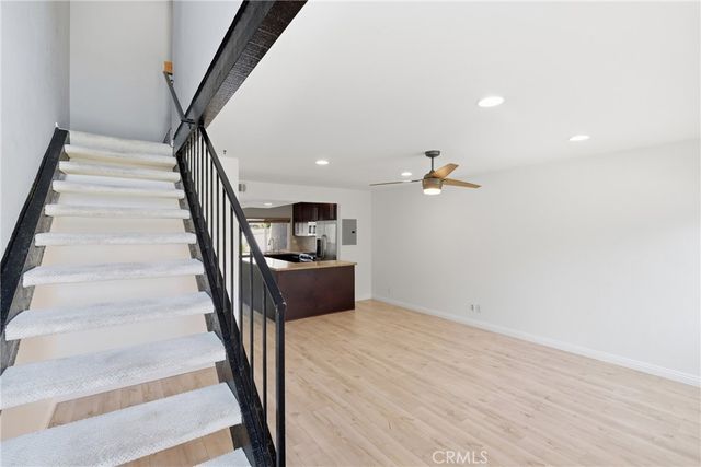 54 Oval Road, Irvine, CA 92604
