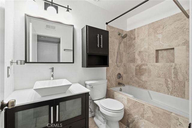 54 Oval Road, Irvine, CA 92604