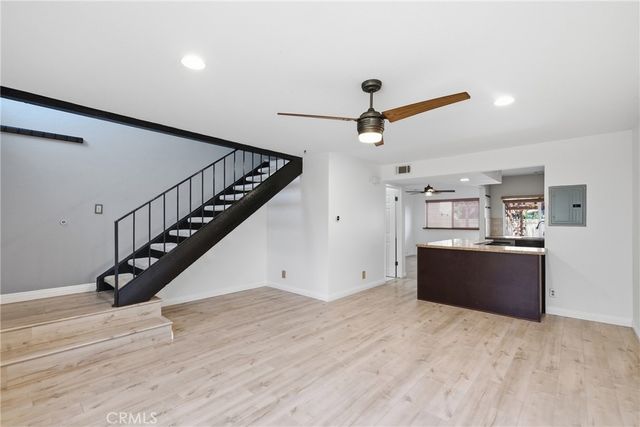 54 Oval Road, Irvine, CA 92604