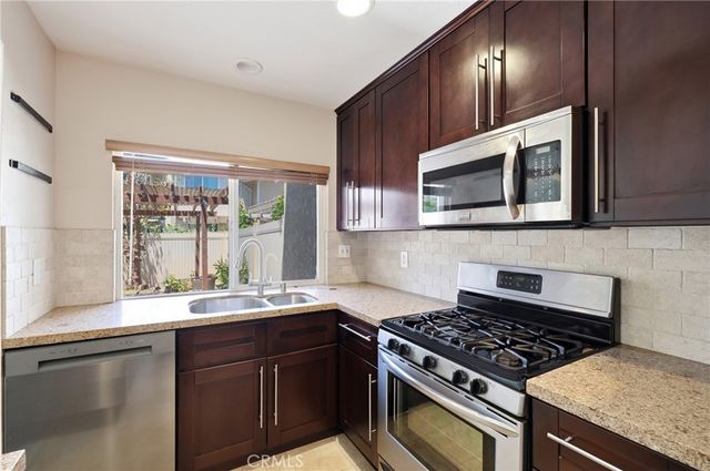 54 Oval Road, Irvine, CA 92604