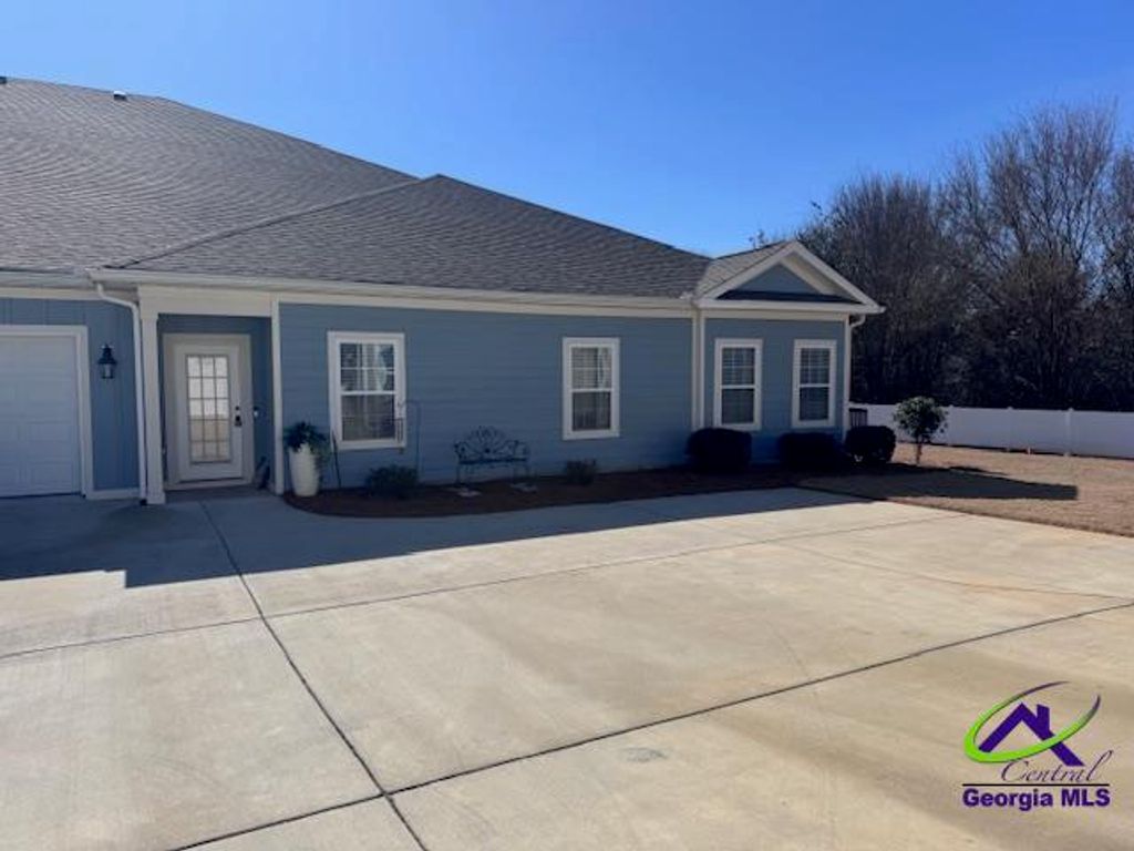 486 Nandina Court, Warner Robins, GA 31088