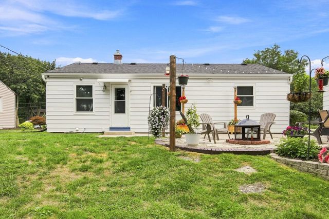 W169N8609 Sheridan DRIVE, Menomonee Falls, WI 53051