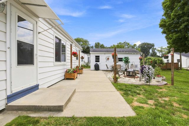W169N8609 Sheridan DRIVE, Menomonee Falls, WI 53051