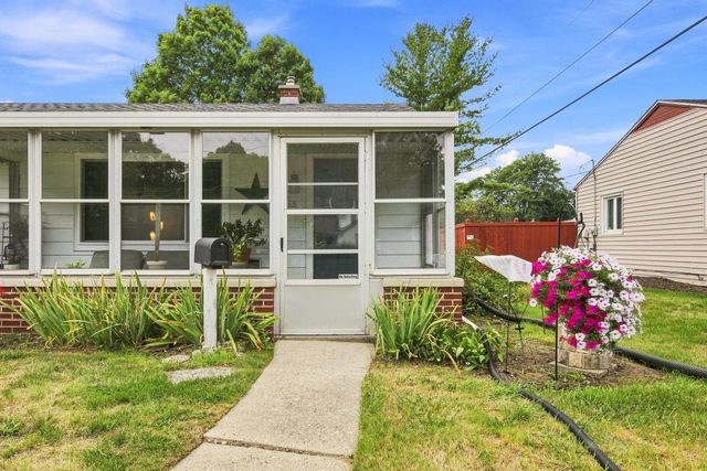 W169N8609 Sheridan DRIVE, Menomonee Falls, WI 53051