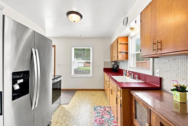 W169N8609 Sheridan DRIVE, Menomonee Falls, WI 53051