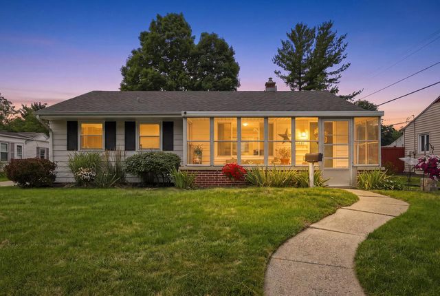 W169N8609 Sheridan DRIVE, Menomonee Falls, WI 53051