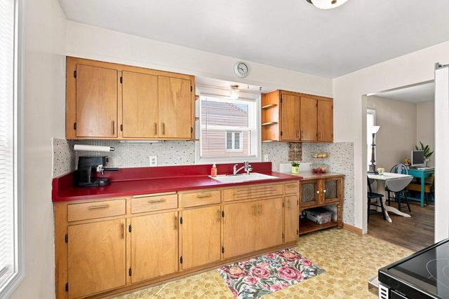 W169N8609 Sheridan DRIVE, Menomonee Falls, WI 53051