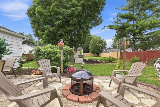 W169N8609 Sheridan DRIVE, Menomonee Falls, WI 53051