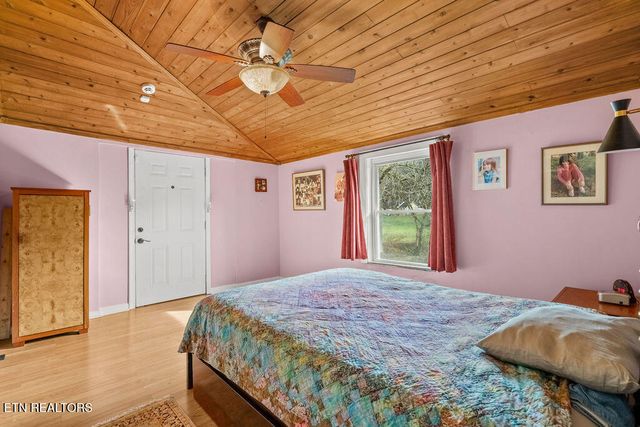 169 Adcock Hollow Rd, Harriman, TN 37748