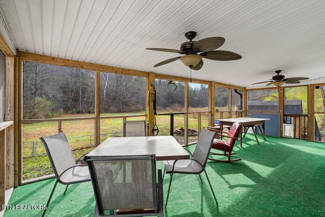 169 Adcock Hollow Rd, Harriman, TN 37748