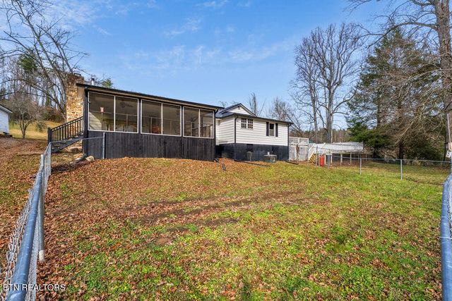 169 Adcock Hollow Rd, Harriman, TN 37748