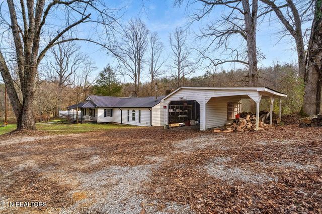 169 Adcock Hollow Rd, Harriman, TN 37748
