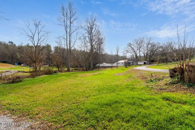 169 Adcock Hollow Rd, Harriman, TN 37748