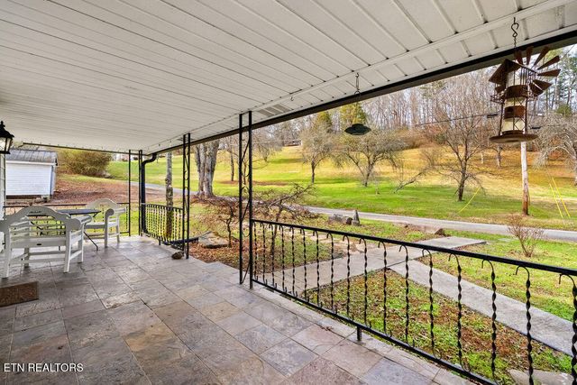 169 Adcock Hollow Rd, Harriman, TN 37748