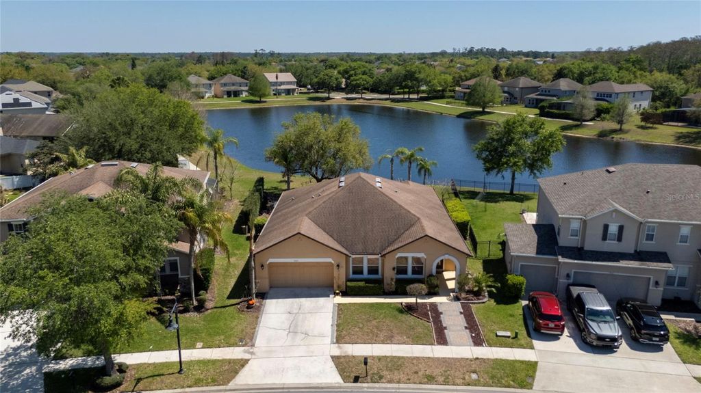 Image 2 of property listing at 9920 CHORLTON CIRCLE, Orlando, FL 32832