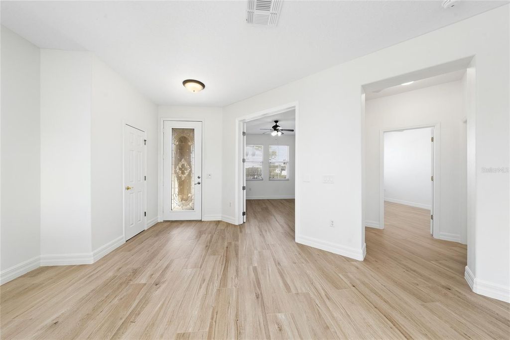 Image 11 of property listing at 9920 CHORLTON CIRCLE, Orlando, FL 32832