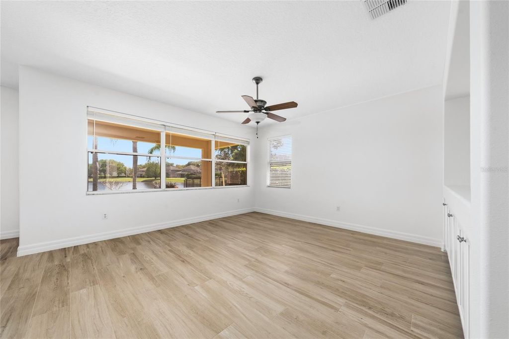 Image 12 of property listing at 9920 CHORLTON CIRCLE, Orlando, FL 32832