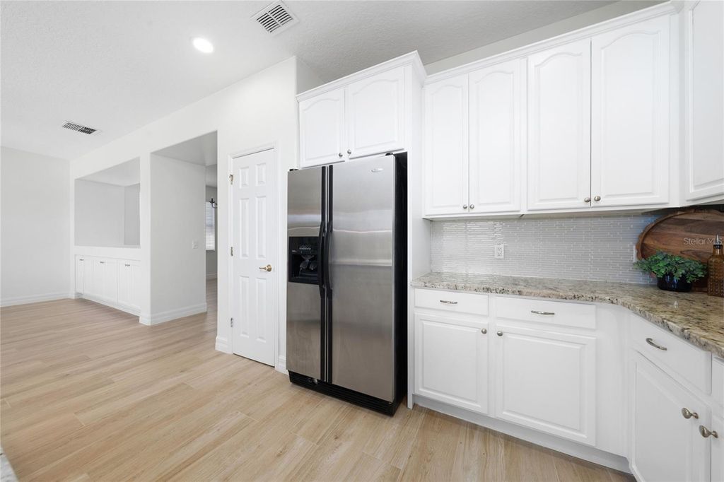 Image 14 of property listing at 9920 CHORLTON CIRCLE, Orlando, FL 32832