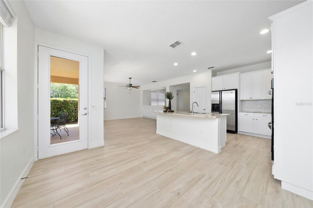 Image 18 of property listing at 9920 CHORLTON CIRCLE, Orlando, FL 32832